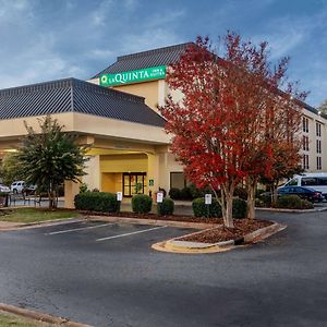 Clt Airport Inn & Suites